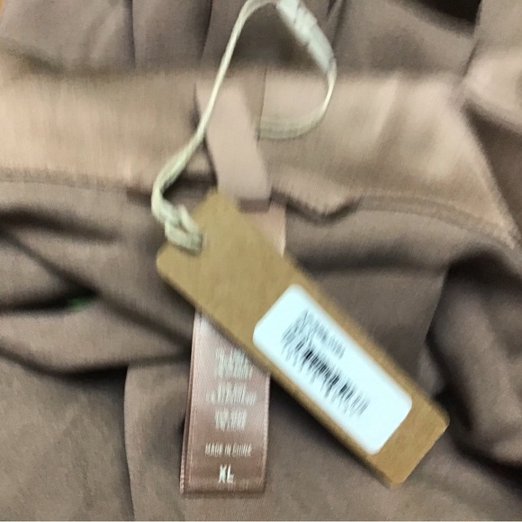 Skims NWT Sienna ( Tan) Colored Silk Robe XL - Picture 3 of 4